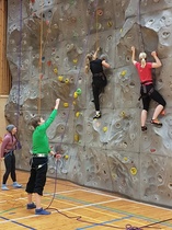 Emma ja Anna-Mari matkalla