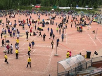 Pesäpallostadionilla riitti vilskettä